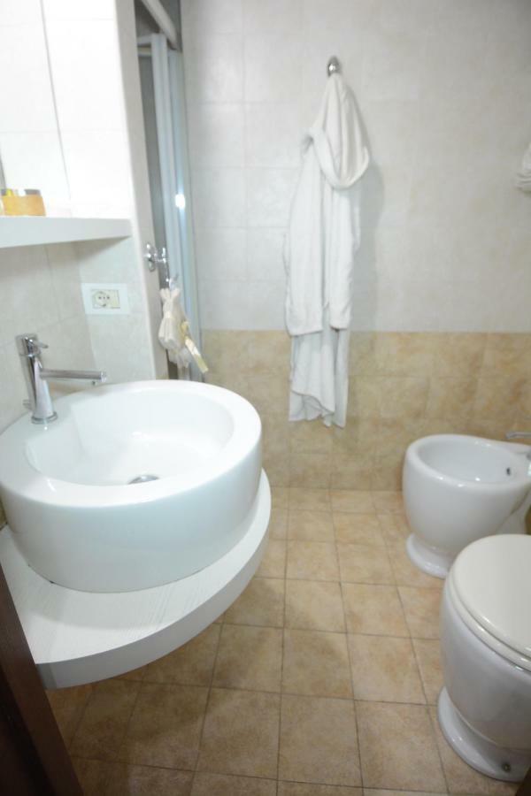 B&B Domus Gaia Lecce Exterior photo